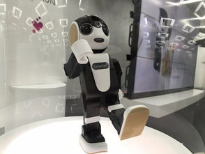 价格相当于2台iPhone 夏普机器人形手机开启智能机器人销售新篇章